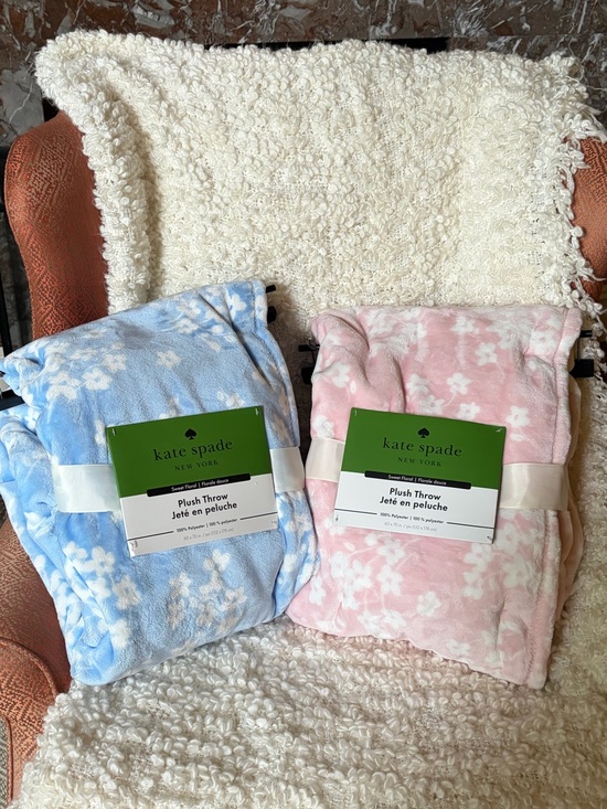 kate spade Other - NWT kate spade plush throw in Sweet Floral choose blue or pink